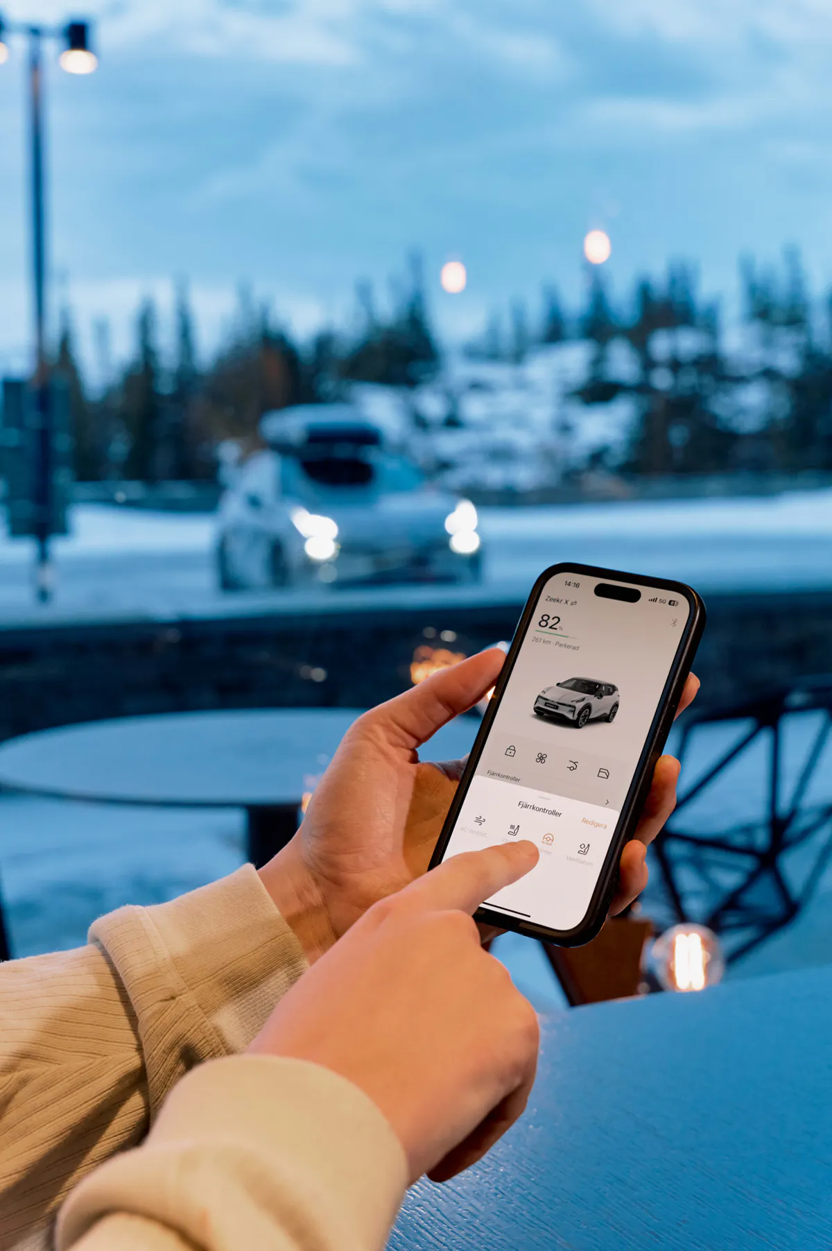 Zeekr 7X Remote Straight Park Assist (2)