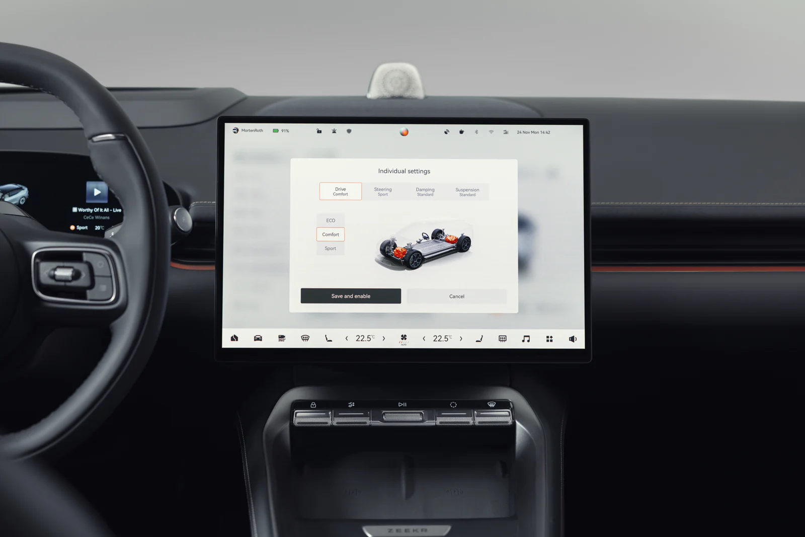 Zeekr 7X Remote Straight Park Assist (3)